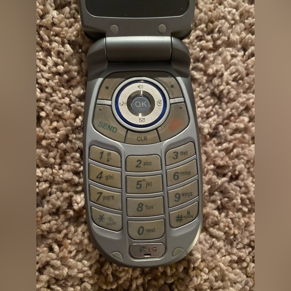 LG VX3400 Clamshell Flip Phone Cell Phone + Charger Vintage Retro Y2K - Picture 8 of 17